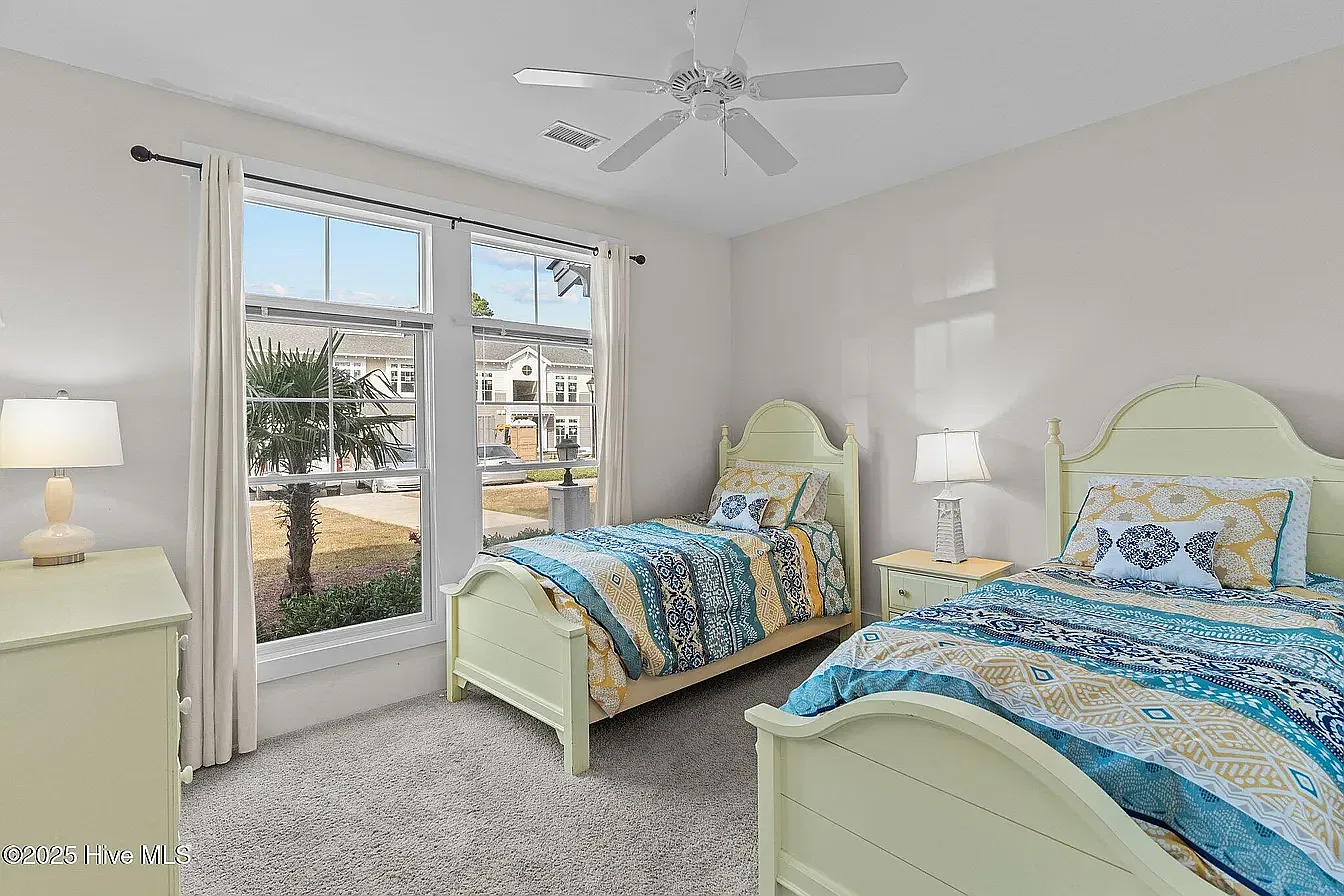 2537 Saint James Dr SE — Photo 4