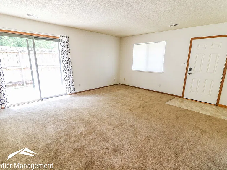 1510 Houston St — Photo 4