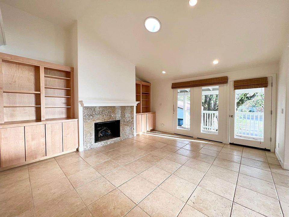 1st image of 941 Mariposa Ln