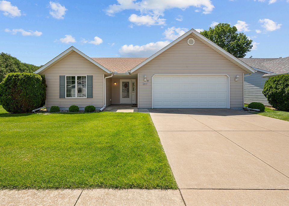 1st image of 2012 Villa Pines Cir