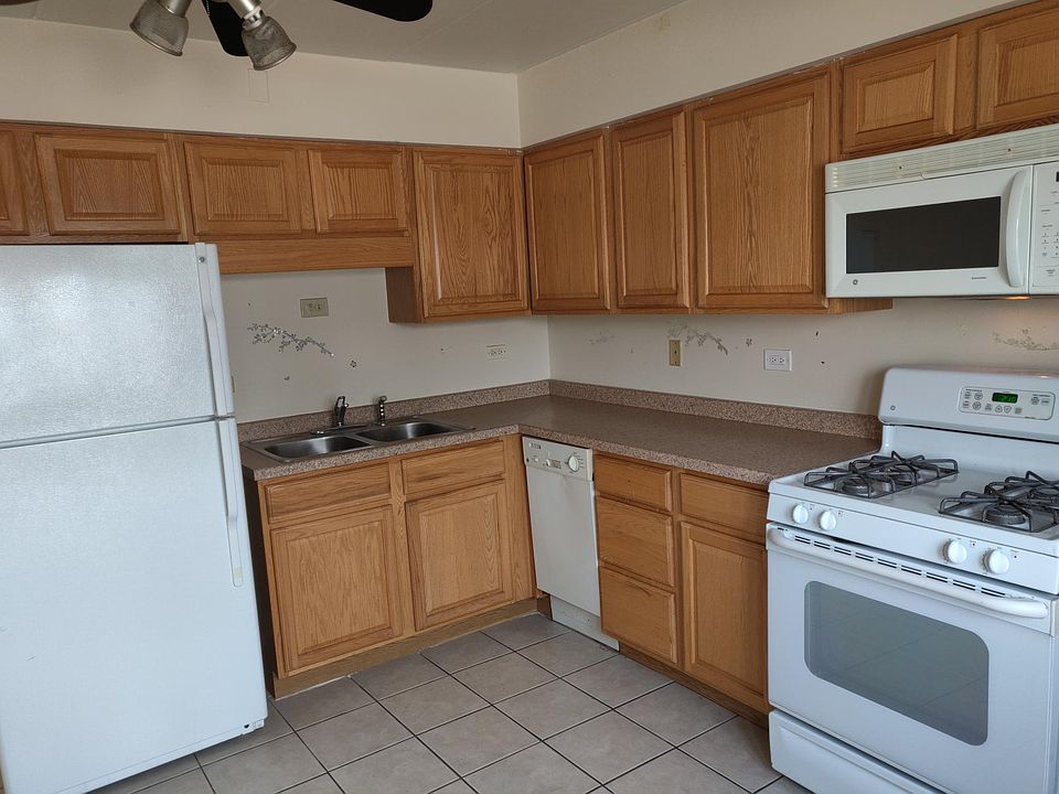 1st image of 4440 W 111th St APT 17