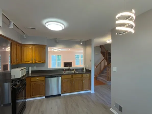 53 Woodledge Ct, Rockaway, NJ 07866