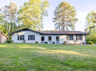 394 Red Oak Ln, Lawrenceville, GA 30046