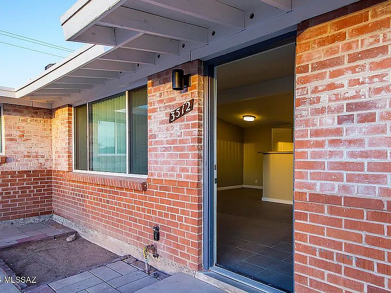 1st image of 3510 E Blacklidge Dr #3512