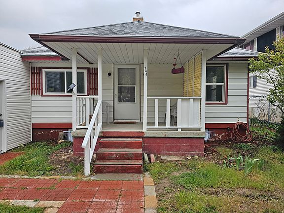 2nd image of 744 Royal St