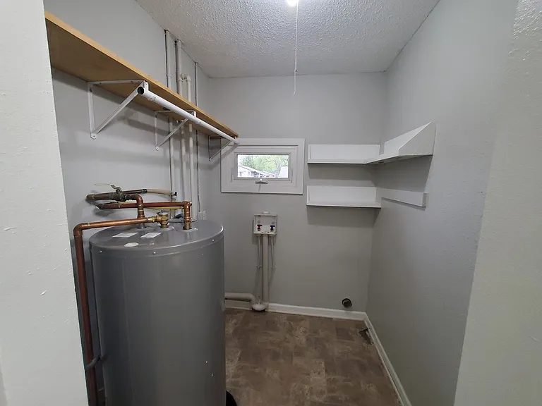 215 Leland Ave — Photo 15