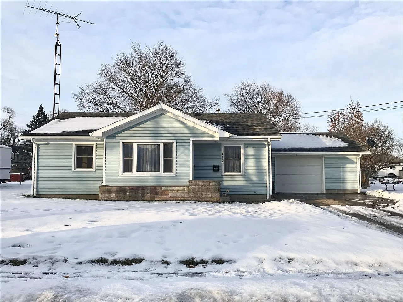 1426 Lynn St photo 1
