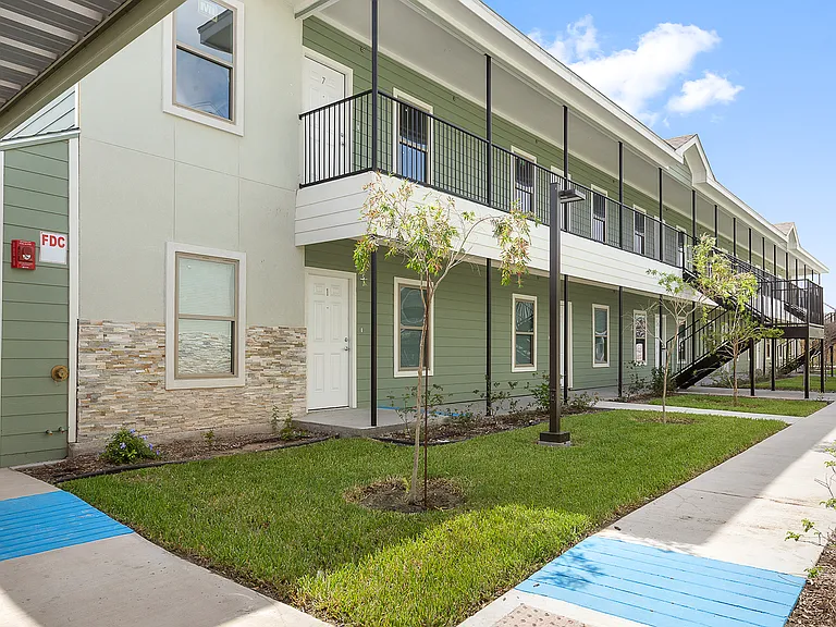 Enclave Apartments — Photo 8