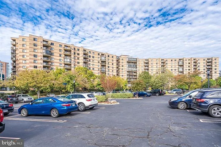 2 bed, 1208 sqft, $2,900 — Photo 2