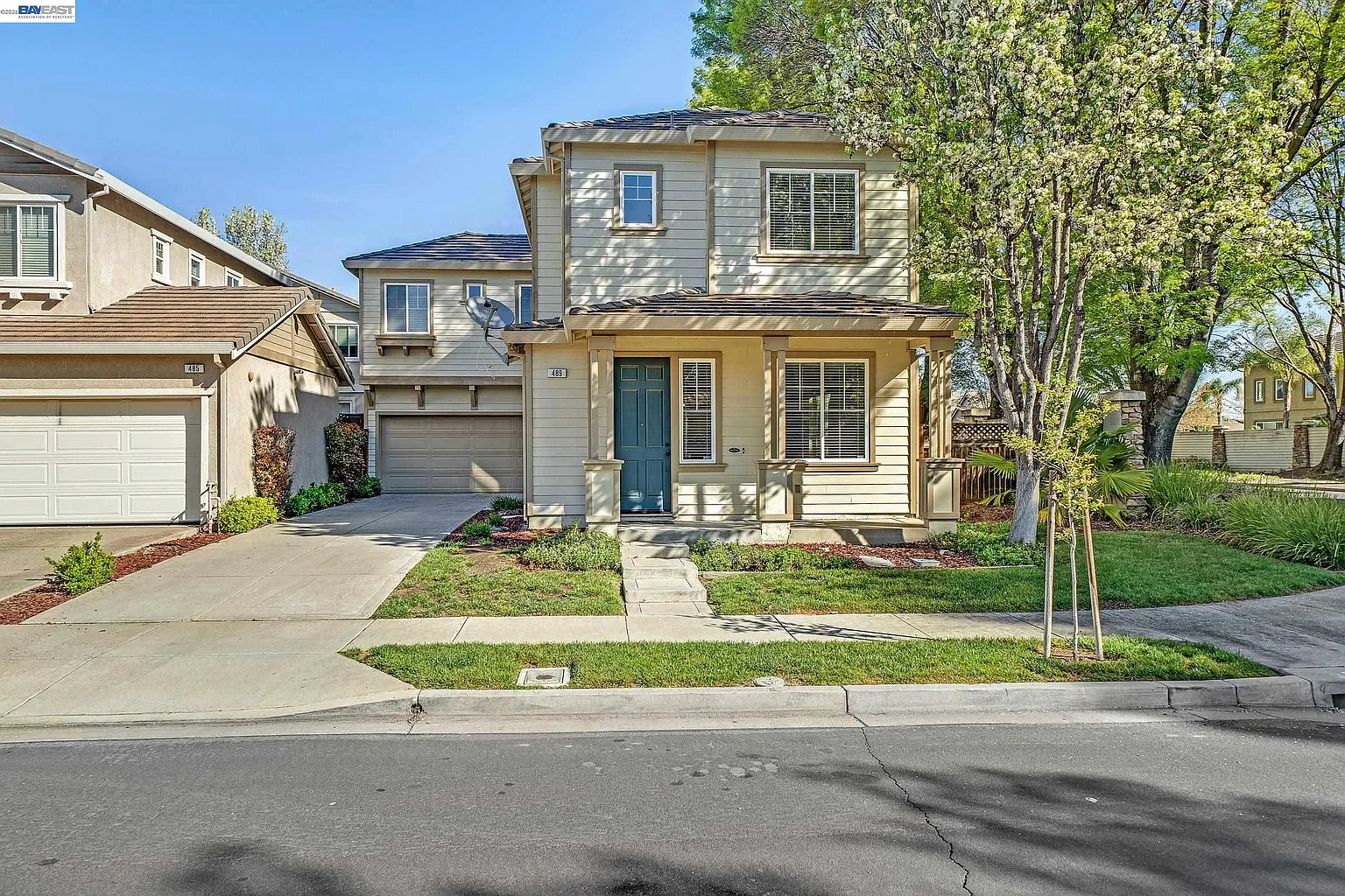 489 Silverwood St photo 1
