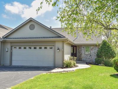 482 Oak Ridge Drive, Hartland, WI, 53029