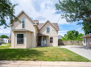 2228 Maple St, Des Moines, IA 50317