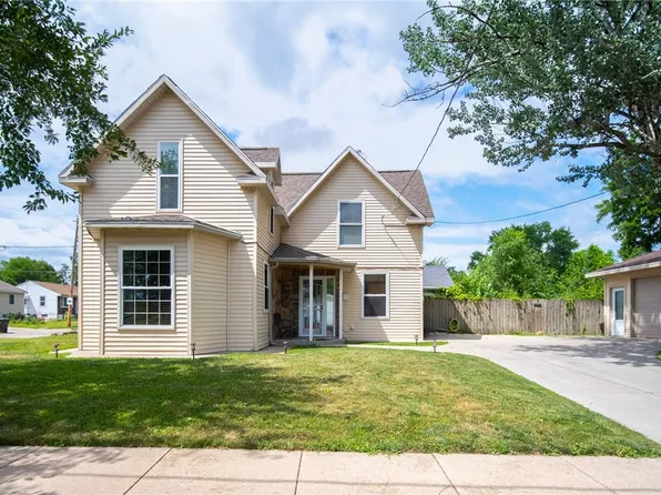 2228 Maple St, Des Moines, IA 50317