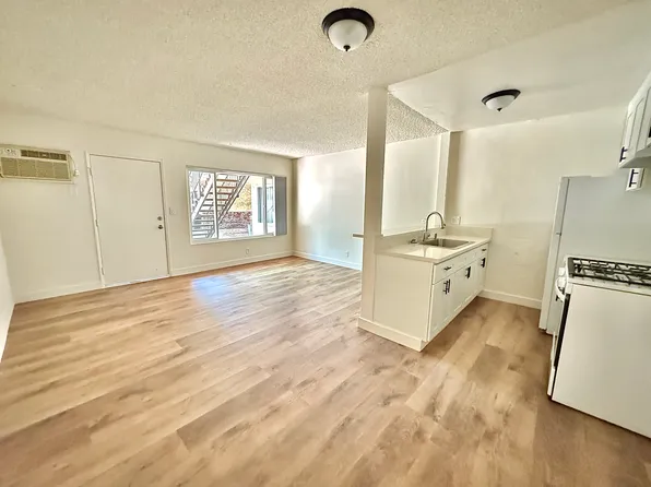 (undisclosed Address), Van Nuys, CA 91405
