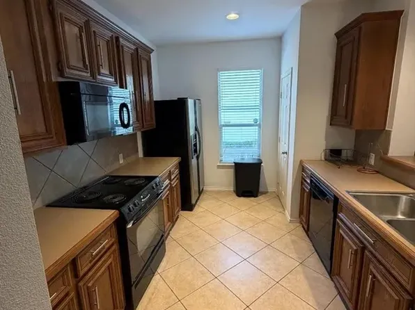 4514 Plum Creek Forest Ln, Houston, TX 77087