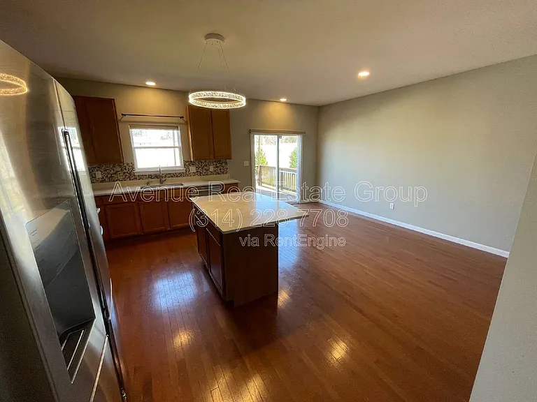 5533 Emerald Place Dr — Photo 11
