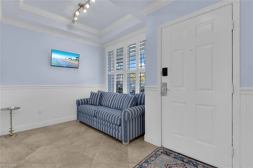 2 bed, 2.0 bath, 1389 sqft, $10,395 — Photo 3
