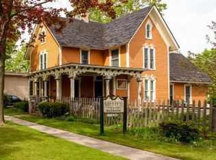 325 Cook St, Lake Geneva, WI 53147