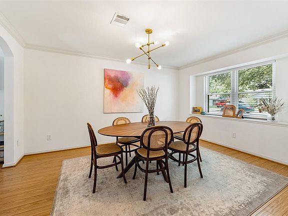 4th image of 5823 Duxbury St
