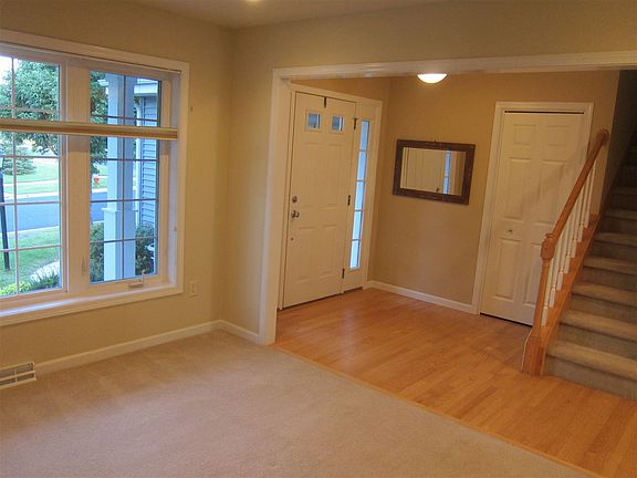 2nd image of 2996 Stamford Pl
