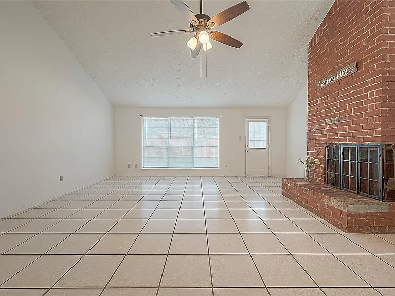 3806 Embarcadero Dr — Photo 6