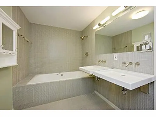 Sold by Corcoran | media 24