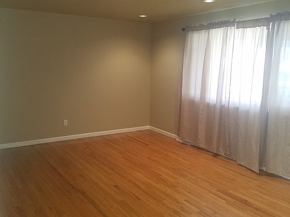 3rd image of 2560 W Harvard Ave