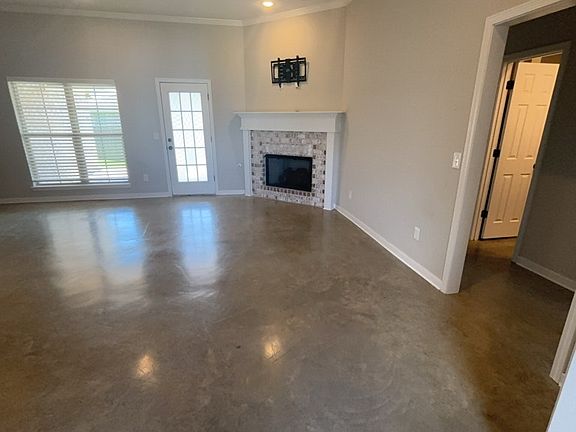 4th image of 1502 Arcadia Ln