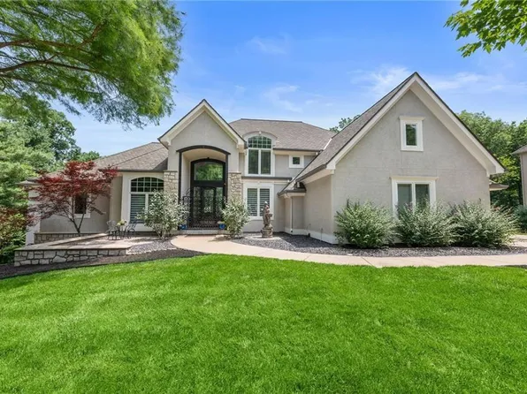 4523 N Mulberry Dr, Kansas City, MO 64116