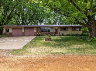 9280 Lennis Ave, Waconia, MN 55387