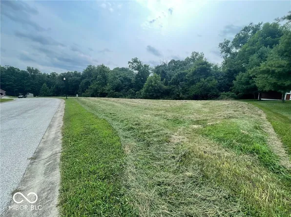 2086 N Cobblestone Ct, Martinsville, IN 46151