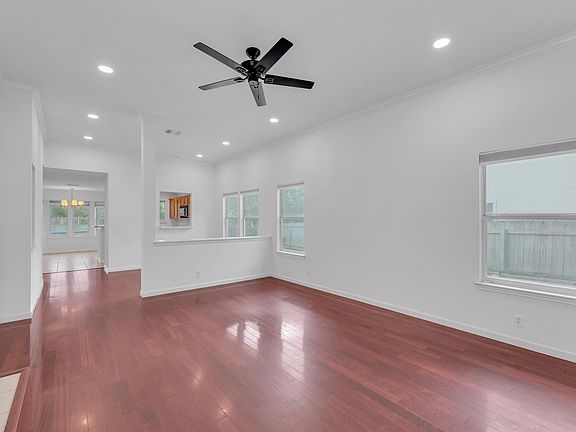 4th image of 1708 Royal Ascot Dr