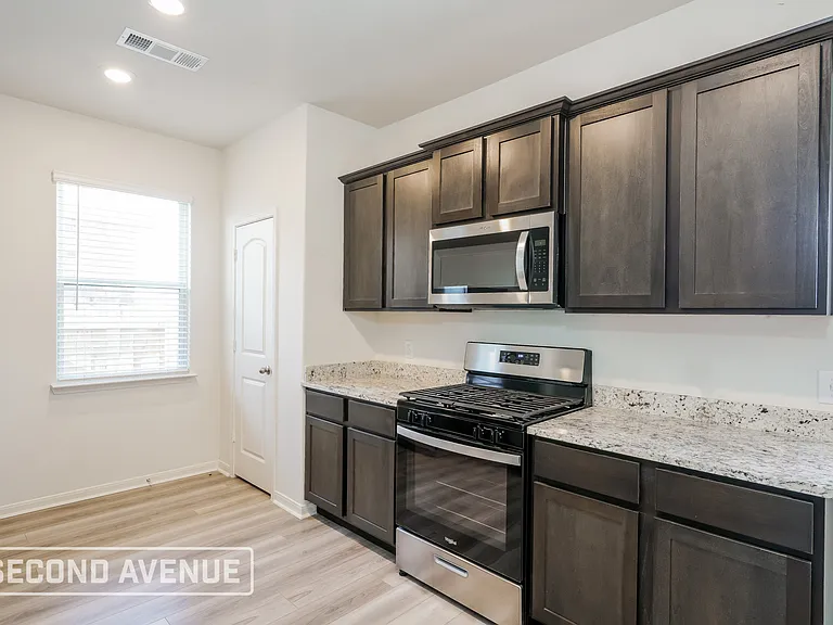 428 Condie Russell Ave — Photo 3
