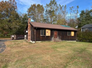 457 Northampton St, Holyoke, MA 01040