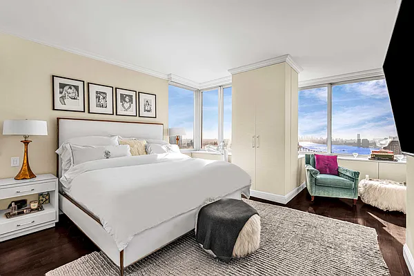 Sold by Sotheby's International Realty | media 28