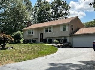 22 Ridge Rd, Shrewsbury, MA 01545
