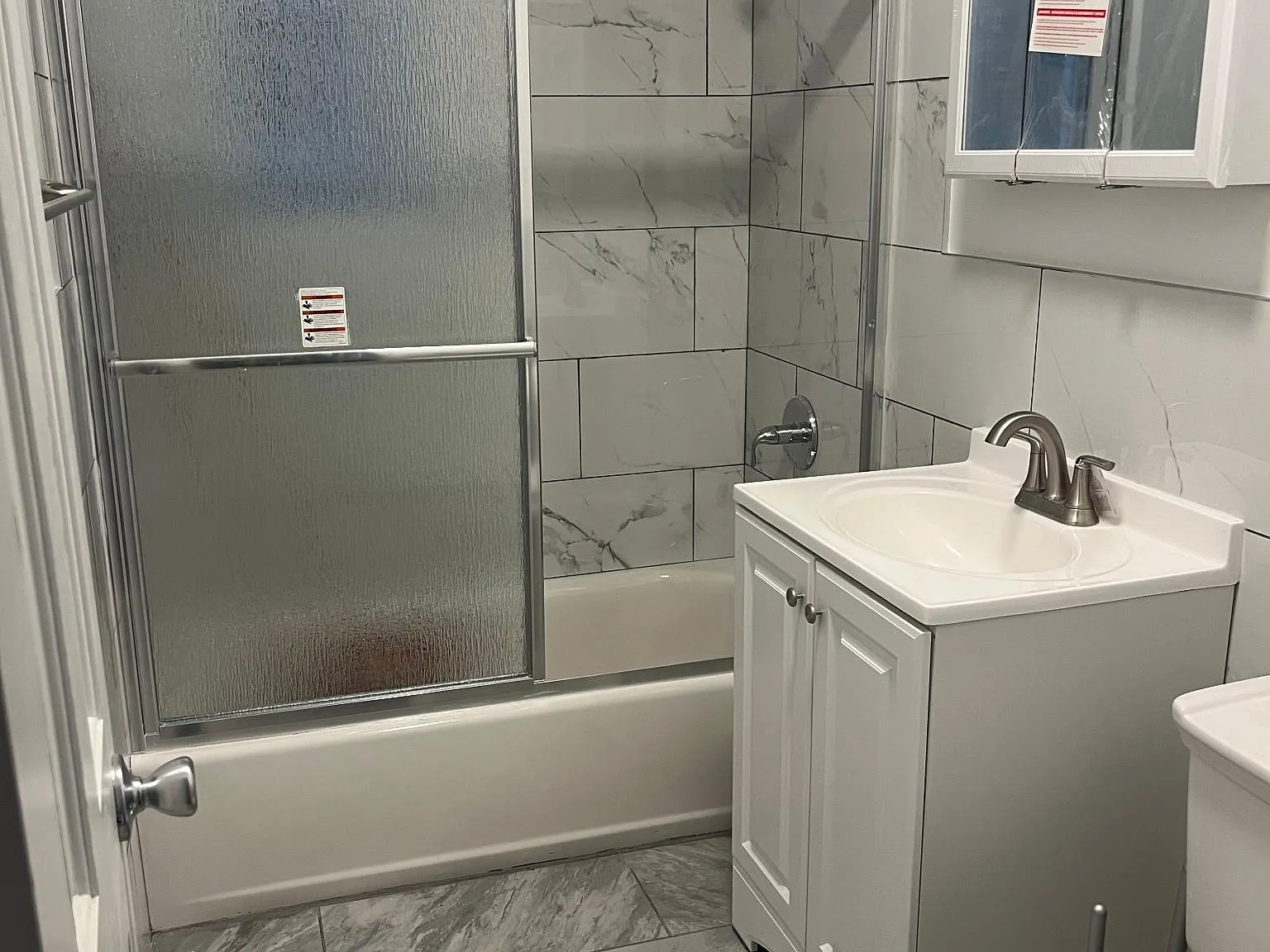 3 bed, 850 sqft, $3,300 — Photo 4