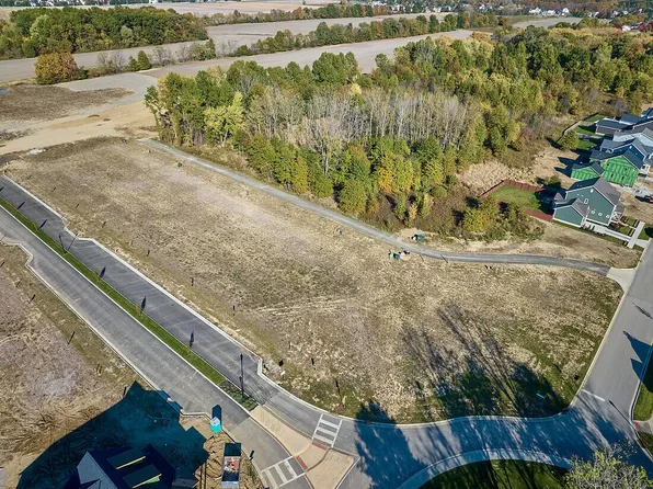 5301 Maple Dr, Lewis Center, OH 43035