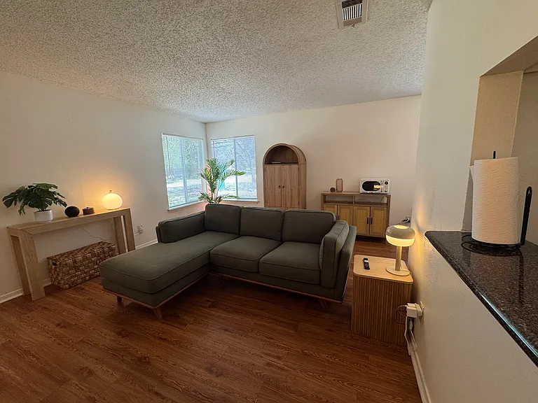 3202 Cougar Trl #C — Photo 1