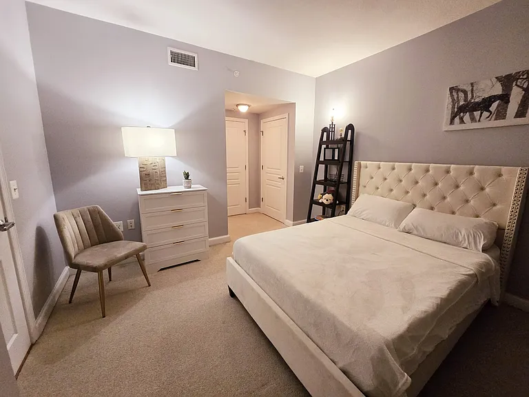2451 Midtown Ave #16 — Photo 2