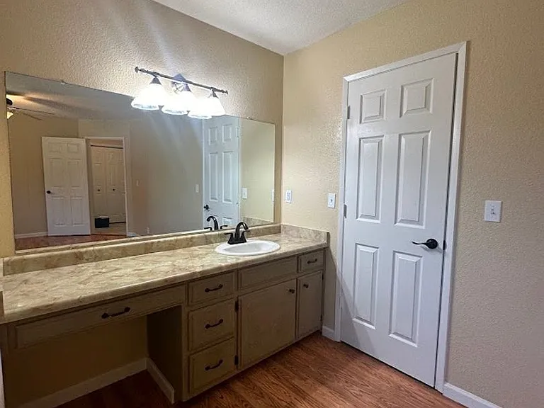3735 Rhonda Rd — Photo 15