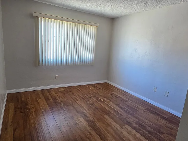 3025 Newell St — Photo 13