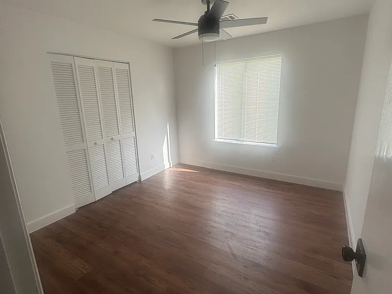1050 Parkwest Ct — Photo 21