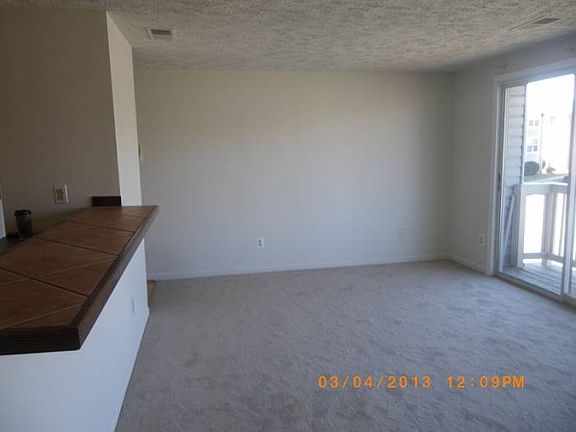 LIVING RM