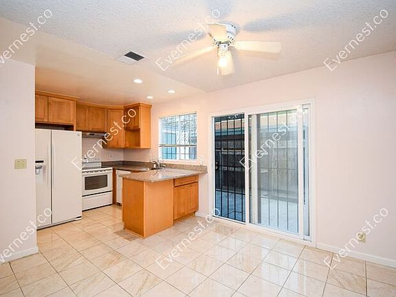 5th image of 121 Poas Cir