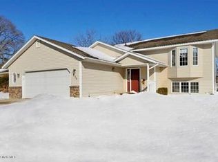 236 W Holly St, Owatonna, MN 55060