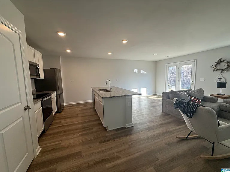1510 Heritage Cir SE — Photo 7