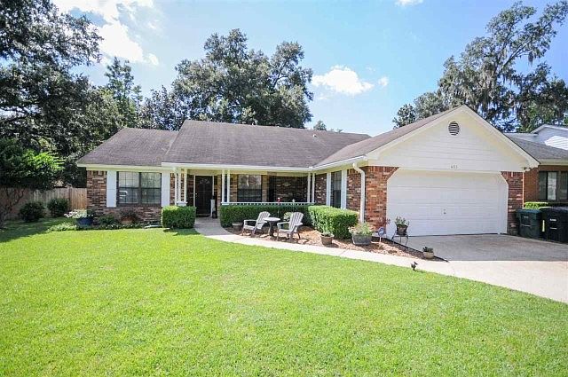 1st image of 685 Lupine Ln