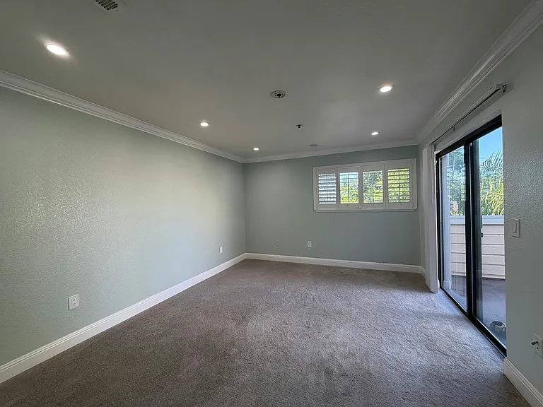 576 W Parr Ave #24 — Photo 23