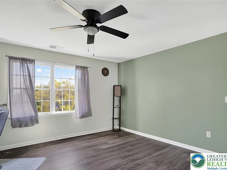 560 Quaker Ridge Ter — Photo 25
